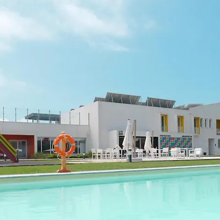 Ride Surf & Peniche ゲストハウス 4*