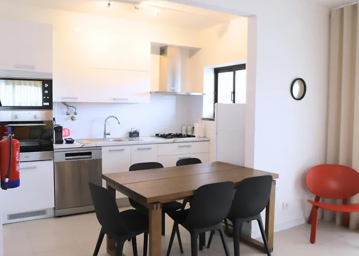 Ride Surf & Peniche ゲストハウス 4*