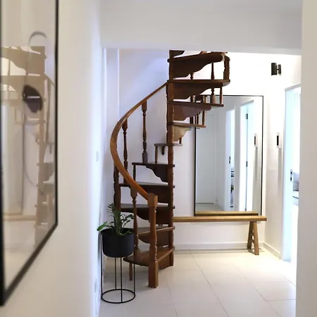 Ride Surf & Peniche Guest house 4*