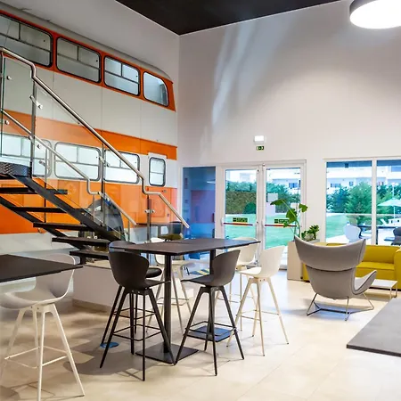 Ride Surf & Peniche בית הארחה 4*