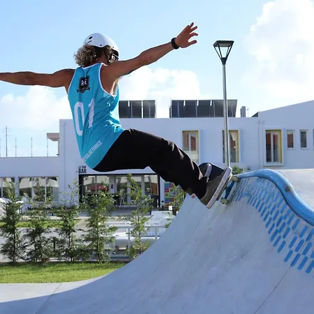 Ride Surf & Peniche בית הארחה 4*