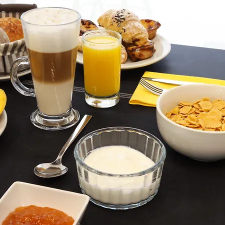 Guest house Ride Surf & Peniche Ferrel (Leiria)