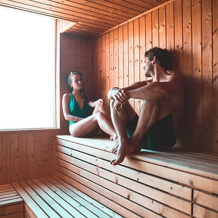 Ride Surf & Peniche בית הארחה 4*