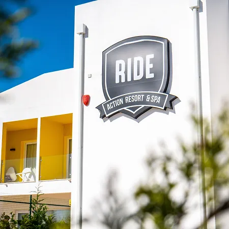 Ride Surf & Peniche Πανσιόν Ferrel (Leiria)