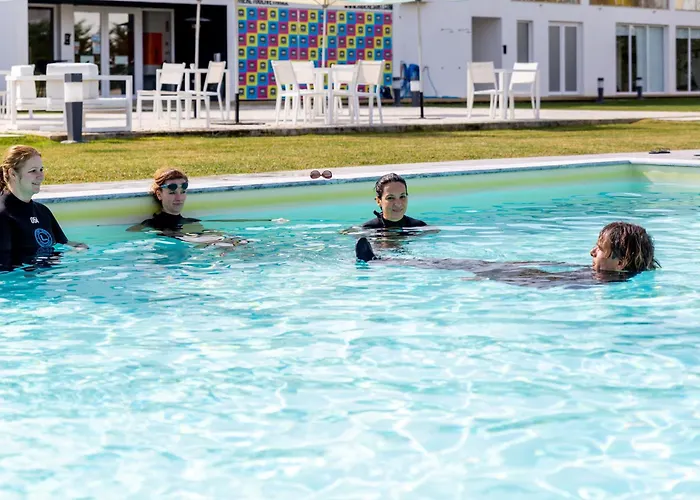 Ride Surf & Peniche Πανσιόν Ferrel (Leiria)