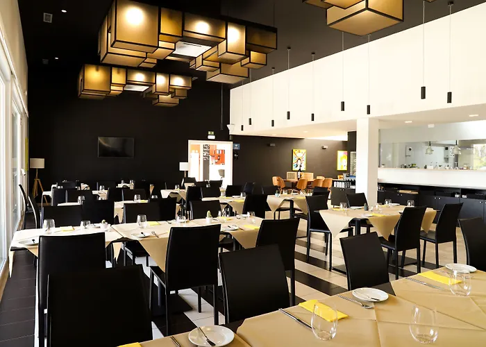 Гостевой дом Ride Surf & Peniche Феррел