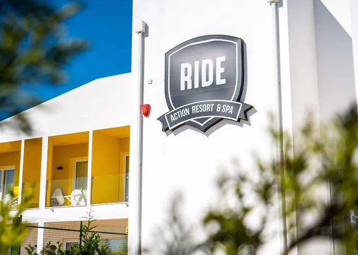 Ride Surf & Peniche Πανσιόν Ferrel (Leiria)