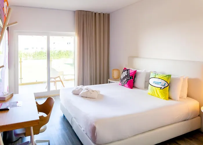 Πανσιόν Ride Surf & Peniche 4*