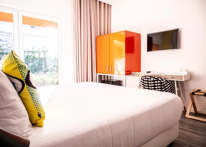 Ride Surf & Peniche Πανσιόν Ferrel (Leiria)